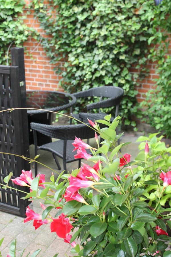 Amalie Bed And Breakfast & Apartments Odense Zewnętrze zdjęcie